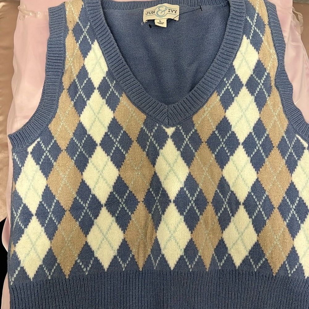 Cropped sweater vest top argyle print